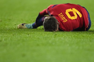 Испанският футболист Гави който скъса кръстни връзки на дясното коляно