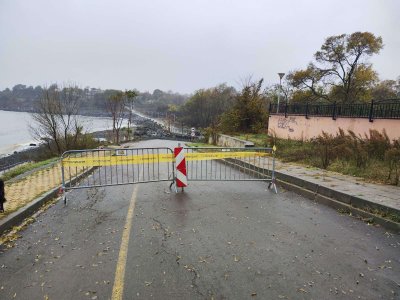 Пропадна мостът към къмпинг Нестинарка край Царево Съоръжението свързва кв
