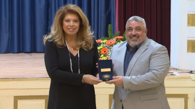 Вицепрезидентът Илияна Йотова е специален гост на българското училище Христо