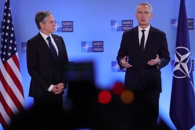 Външните министри на НАТО обсъждат войната в Украйна и ситуацията в Близкия изток