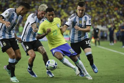 Родриго се оплака от расизъм след двубоя с Аржентина и спречкването с Лео Меси