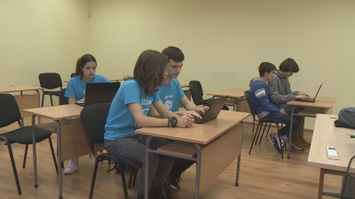 Българският младежки национален отбор по информатика завоюва най високите отличия сред