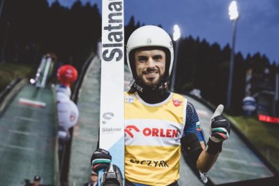 Българският ски скачач Владимир Зографски беше дисквалифициран заради проблеми с