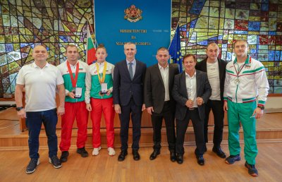 Мминистърът на младежта и спорта Димитър Илиев поздрави медалистите от