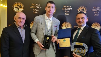 Божидар Саръбоюков получи приза "Изгряваща звезда" на Балканските атлетически федерации