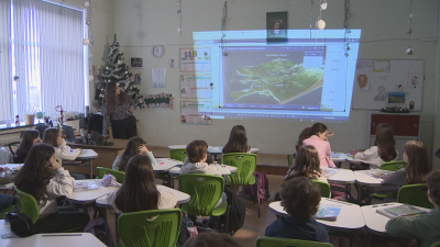 17 000 учители се обучават как да работят с "дигиталната раница"