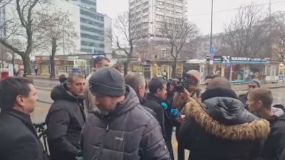 Ново напрежение пред областната управа в София - "Възраждане" със закани за безредици
