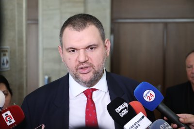 ДПС ще подкрепи предложението на Кирил Петков и Бойко Борисов