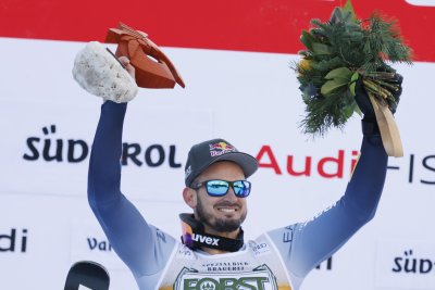 Доминик Парис спечели спускането на домашната писта във Вал Гардена