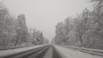 В Благоевградска област пътната обстановка е спокойна сняг има по