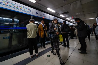 При инцидент в час пик в пекинското метро повече от