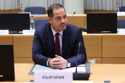 Вътрешният министър Калин Стоянов заминава утре за Словения за участие