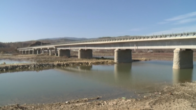 Затвориха опасен мост в Петрич: Хората трябва да обикалят с километри