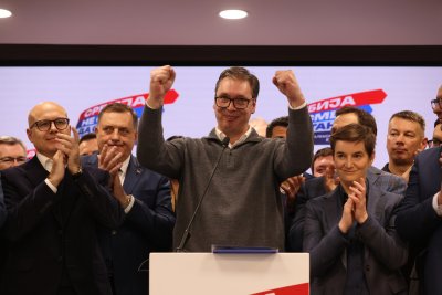 Коалицията на Александър Вучич Сърбия не трябва да спира печели