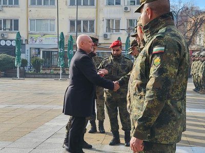 Тодор Тагарев награди български военнослужещи, участвали в мисия с Косово и Босна и Херцеговина