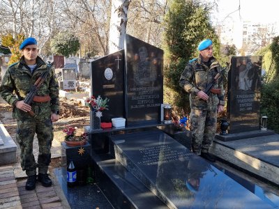 С военни почести и възпоменателни церемонии в Русе и Карлово