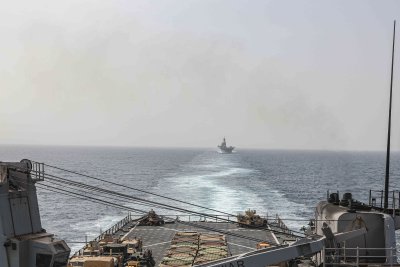 12 страни призоваха йеменските хути да спрат атаките срещу кораби в Червено море