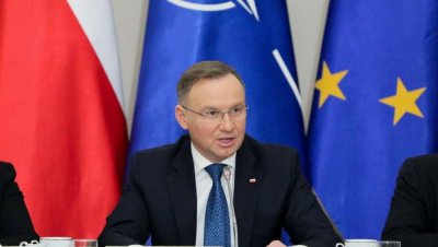 Полският президент консерватор Анджей Дуда обяви днес че ще започне