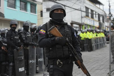 Бягство на наркобос от затвор в Еквадор хвърли страната в хаос