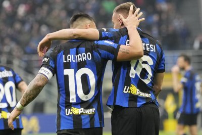 Интер се справи драматично с Верона у дома и дръпна с пет точки на върха в Серия "А"
