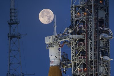 САЩ отлагат изпращането на астронавти на Луната до 2026 г.