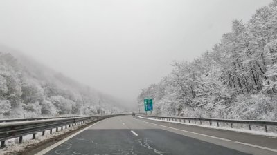 АПИ призовава шофьорите да пътуват с автомобили, подготвени за зимни условия