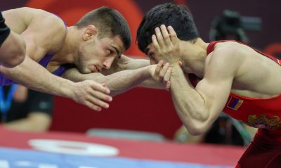 Българските борци спечелиха сребърен и бронзов медал на международния турнир