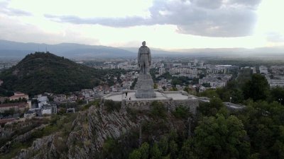 В Пловдив прочуват колко ще струва референдум за съдбата на Альоша