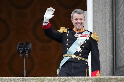 Дания има нов крал - Фредерик Десети наследи майка си Маргрете Втора (СНИМКИ)