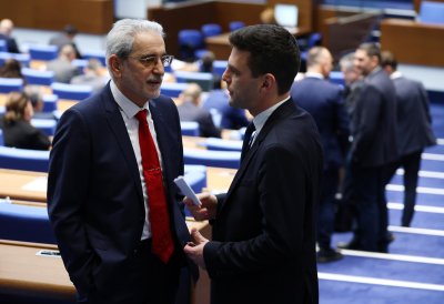 Нов сблъсък в парламента: Гласуват двамата нови членове на КС