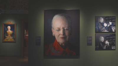 Преди абдикацията: Изложба на портрети на кралица Маргрете Втора