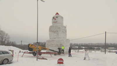 11 метра височина: Издигнаха най-големия снежен човек в Естония