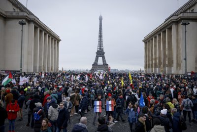 Противници на новия закон за имиграцията във Франция протестираха в