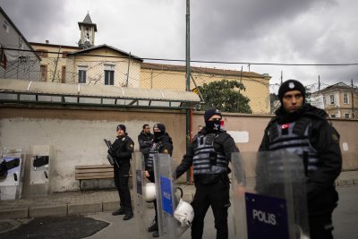 Стрелба в църква в Истанбул