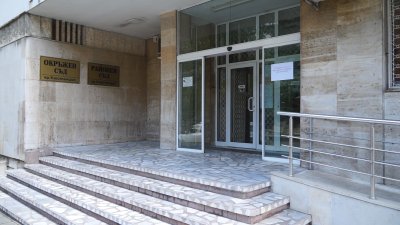 По искане на Районната прокуратура в Кюстендил съдът днес взе