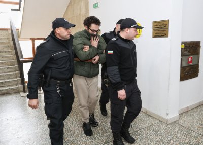 Оставиха в ареста мъжа, обвинен в убийството на майка си в Бургас