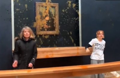 Екоактивисти хвърлиха супа по Мона Лиза в Лувъра Видео в социалните