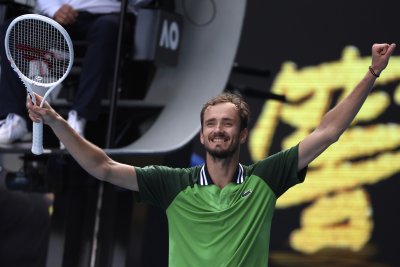 Даниил Медведев спечели четиричасов сблъсък с Хуберт Хуркач за място на полуфиналите на Australian Open