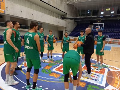 Мъжкият отбор на Балкан направи първа тренировка в залата на