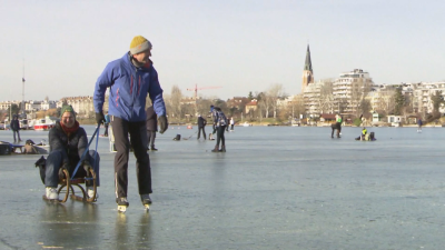Зимна приказка във Виена: Кънки и хокей на лед по Дунав