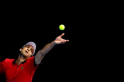 Александър Донски продължава към четвъртфиналите на сингъл на турнир по тенис в Тунис