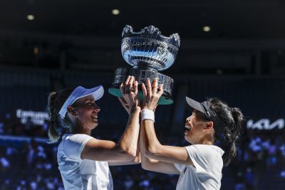 Елизе Мертенс и Су-Вей Сие триумфираха с титлата на двойки жени на Australian Open