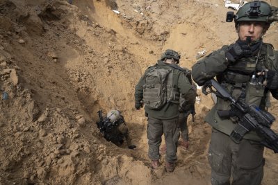 Израел призна, че наводнява тунелите на Хамас