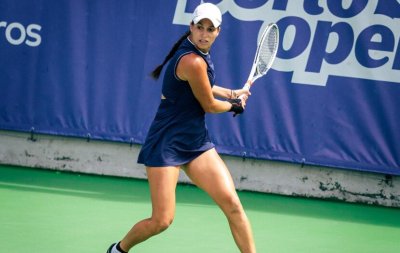 Изабелла Шиникова допусна загуба още на старта на тенис турнира