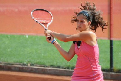 Изабелла Шиникова се класира за четвъртфиналите на двойки на турнира