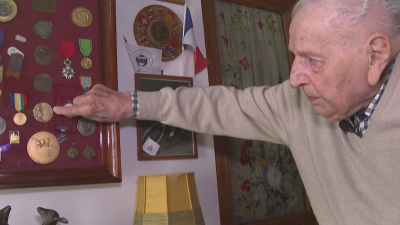 100-годишен шампион по колоездене ще носи олимпийския факел на Игрите в Париж