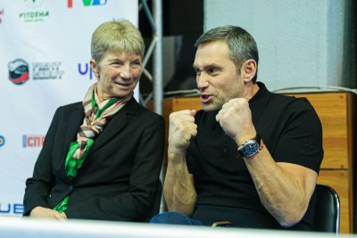 Българските боксьори отбелязаха две победи в първия ден на 75 ото