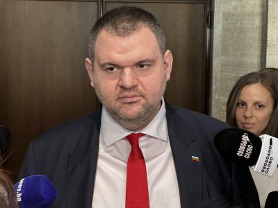 Председателят на ПГ на ДПС Делян Пеевски коментира спора между