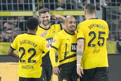 Борусия Дортмунд записа домакински успех срещу Фрайбург в Бундеслигата