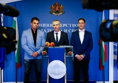 Министърът на младежта и спорта Димитър Илиев заяви че е
